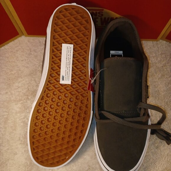 Vans Men's 7.5/Women's 9 Chukka Low Pro Olive Green/True White - Picture 3 of 12